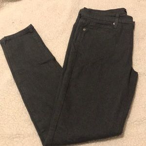 NWOT Forever 21 Skinny Jeans